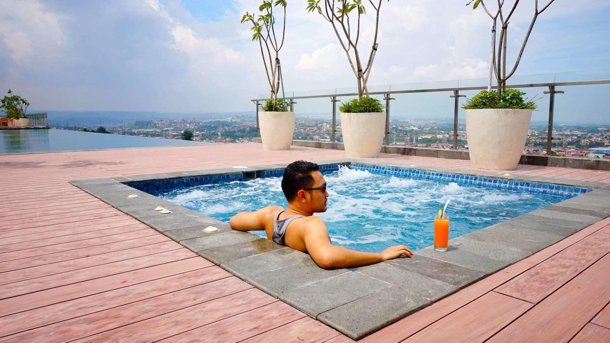 Louis Kienne Hotel Pandanaran Semarang Luaran gambar